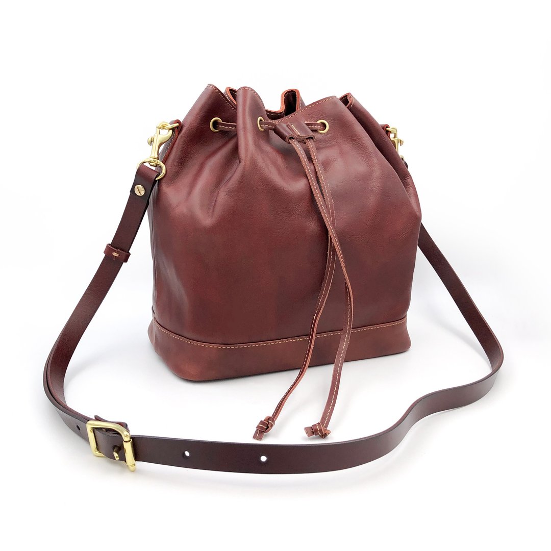 手工植鞣皮革-M号水桶包 leather bucket bag - 侧背包/斜挎包 - 真皮 多色