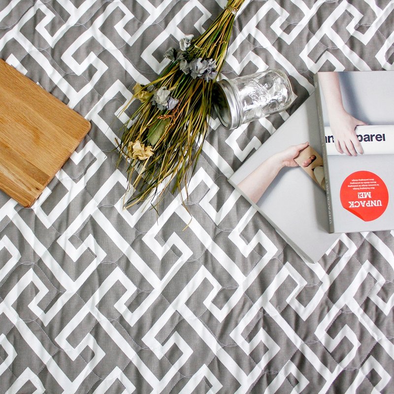 普普风系列铺棉野餐垫/地垫/沙滩垫(灰色空间) - 野餐垫 - 棉．麻 灰色