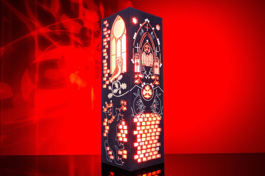 歌德式中世纪动物灯 | 彩绘玻璃小夜灯 | 猫咪国王与音乐 - 灯具/灯饰 - 木头 黑色