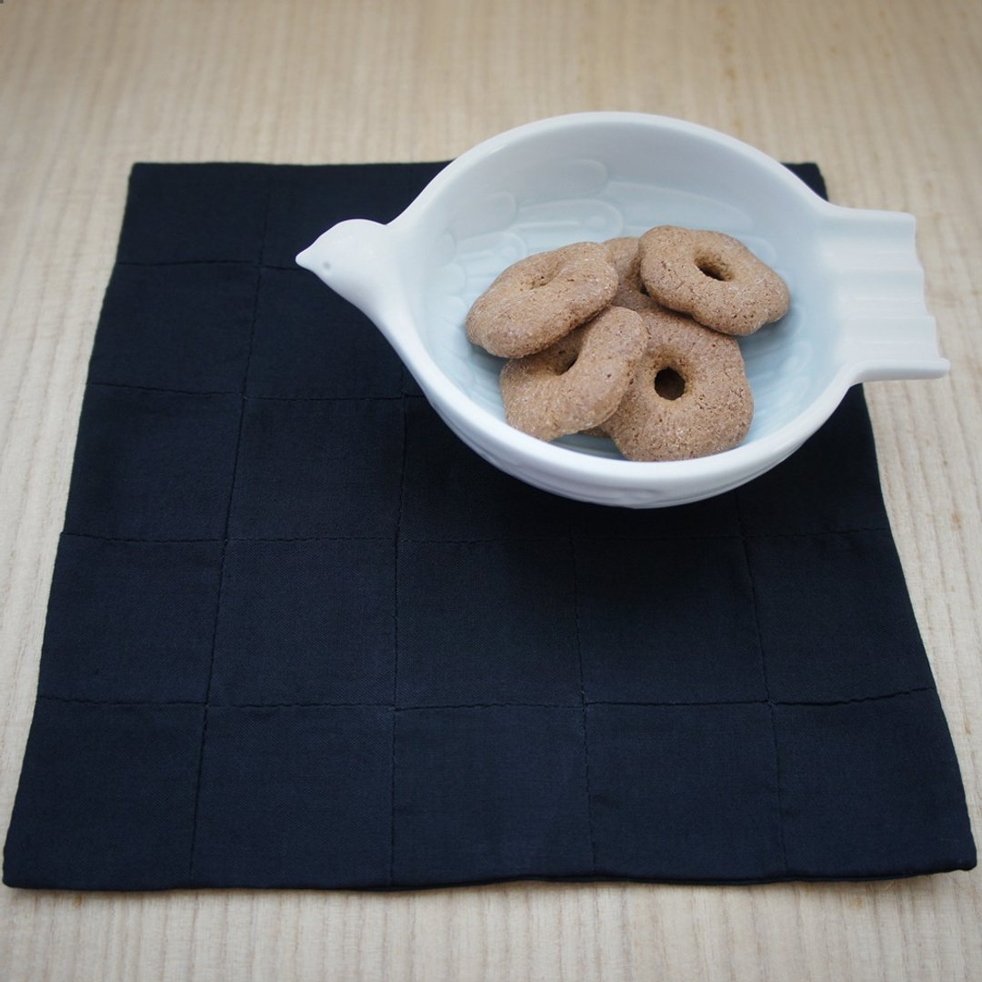 Handmade tea mat "SQUARE 四角" black - 餐垫/桌巾 - 棉．麻 黑色