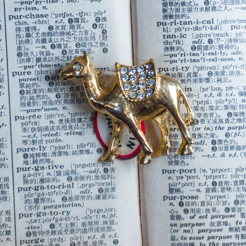 骆驼 复古 白钻 金色 胸针 - 胸针 - 其他金属 金色