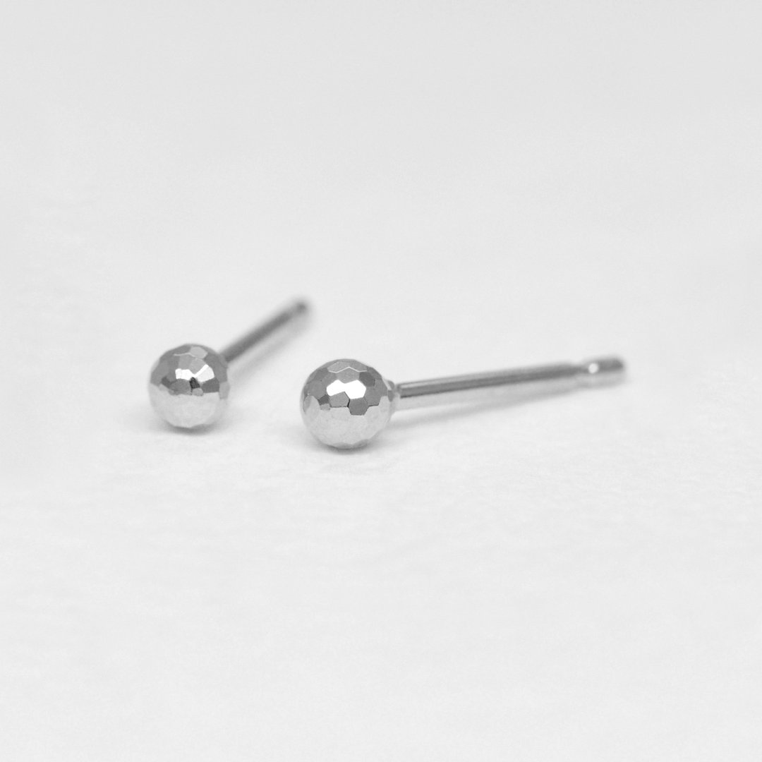 【Second Earrings】 铂金镜面球形耳环 - 耳环/耳夹 - 贵金属 