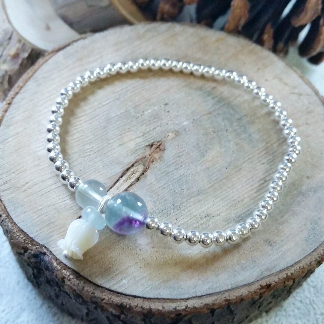 925纯银珠 - 萤石, 海蓝宝扁珠, 贝母铃兰  手链 Flourite, aquamarine, mother pearl flower 925 silver bracelet - 手链/手环 - 宝石 蓝色