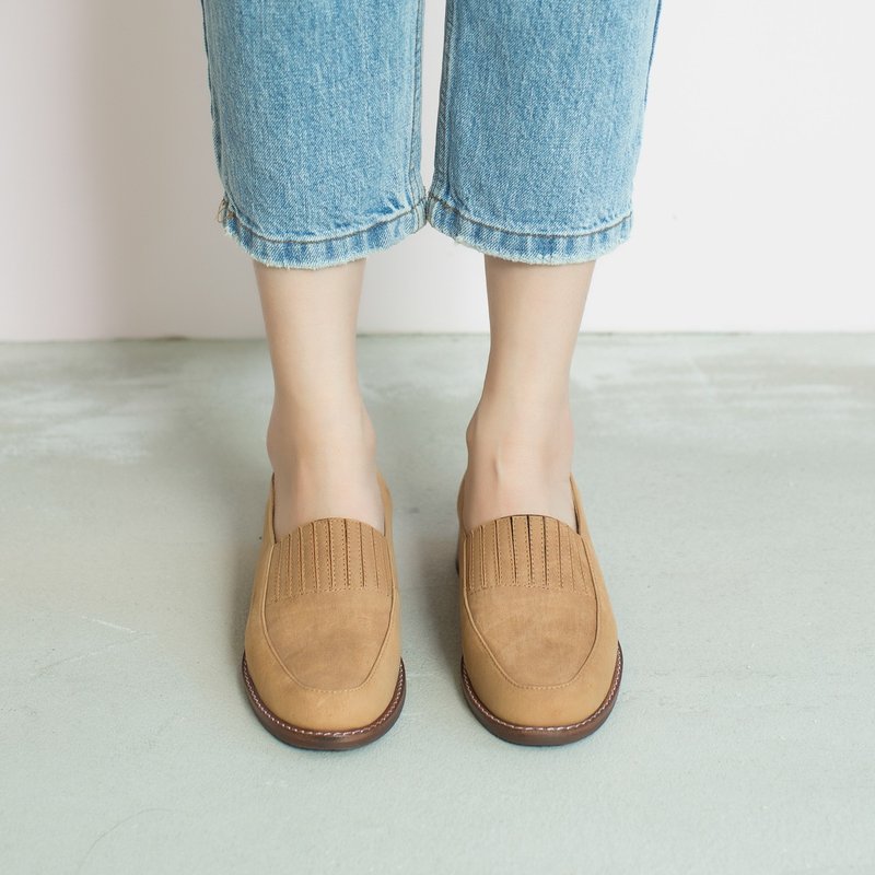售完不补/ 无重轻盈底!弹性小围裙乐福鞋  黄栀子 内外全真皮 MIT - 其他女款皮鞋 - 真皮 卡其色