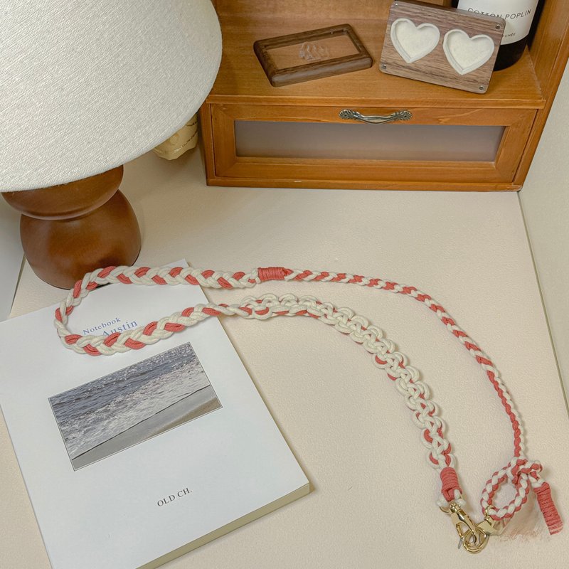 MUMU 可调整长度编织小花手机挂绳 附赠一片手机透明垫片 - 挂绳/吊绳 - 棉．麻 