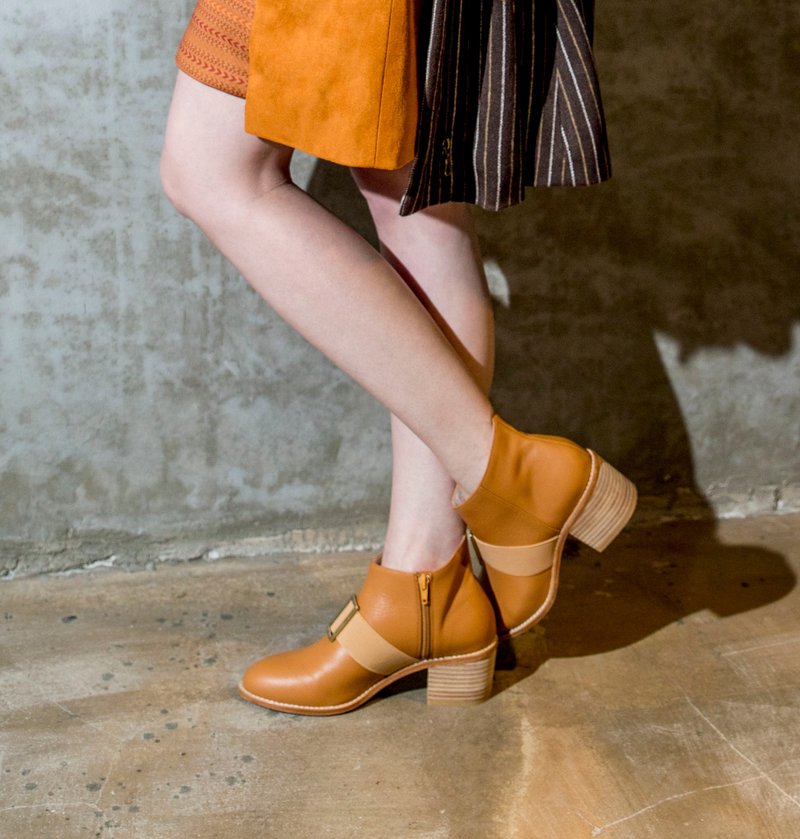 JADE.L 原创设计－个性牛皮方扣短靴（焦糖棕） - 女款短靴 - 真皮 咖啡色