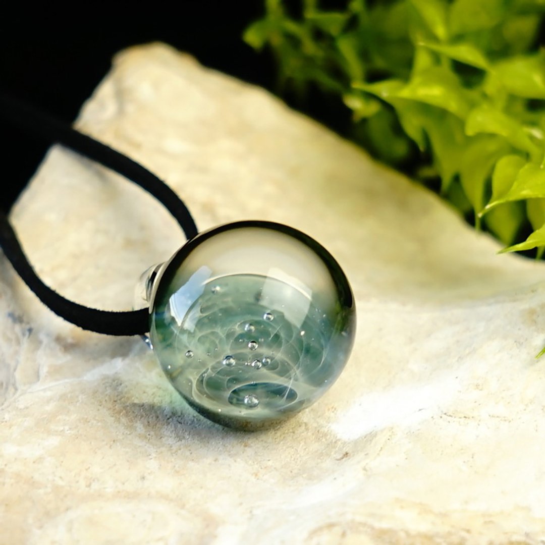Transparent Sparkle Green Sparkle ver 3 Green Glass Pendant Space Star 玻璃 Japan Made in Japan Handcrafted Hand Made Free Shipping - 项链 - 玻璃 绿色