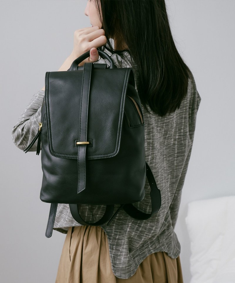 Supportingrole简约百搭线条多隔层多口袋真皮后背包 黑 - 后背包/双肩包 - 真皮 黑色