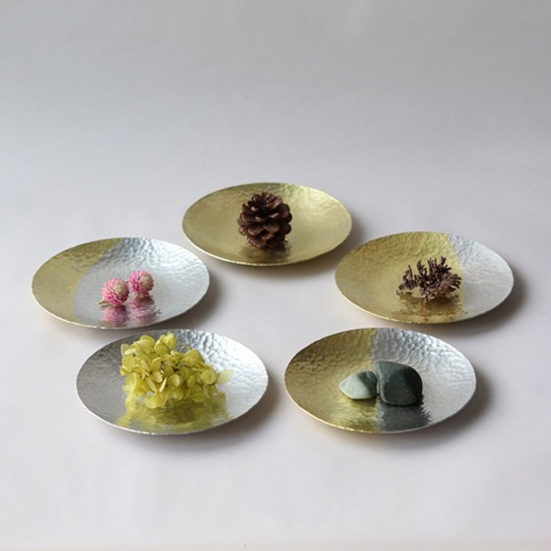 Set of 5 brass moon plates Hammer pattern - 浅碟/小碟子 - 铜/黄铜 金色