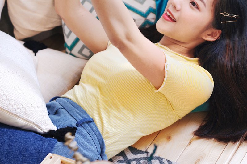 【出清品】奶黄色 / 木耳边间条显瘦弹力短袖Tee / Banananaxx - 女装 T 恤 - 其他材质 黄色