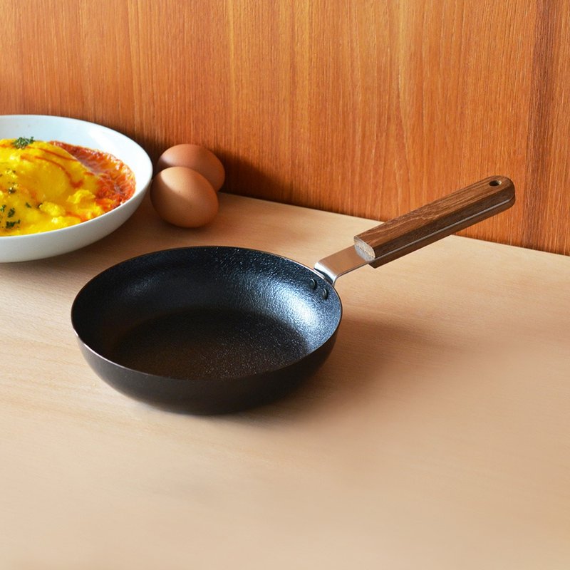 惜福品 日本FORMLADY 小泉诚 ambai日制原木柄平底铁锅-18cm-A款 - 锅具/烤盘 - 其他金属 黑色