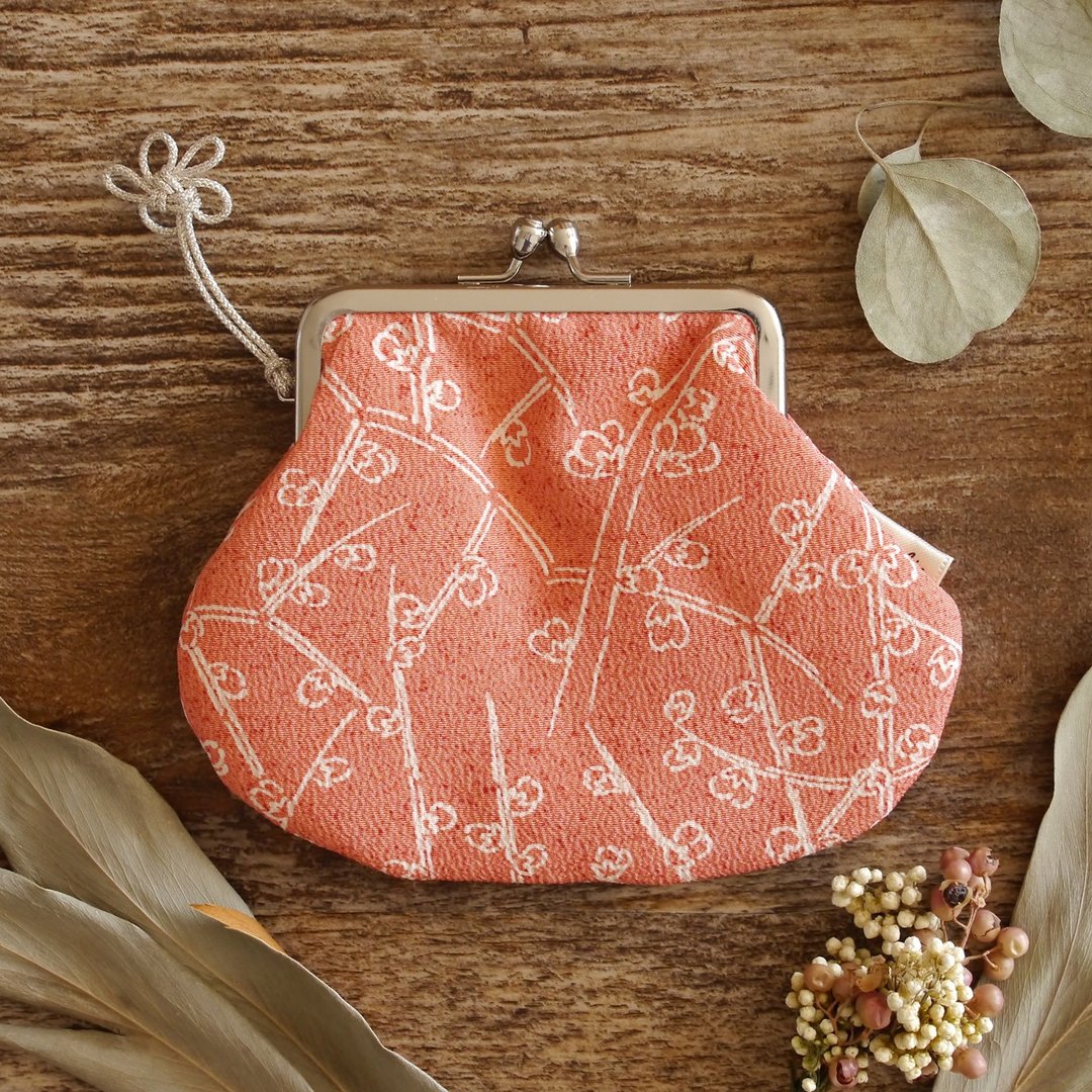 Fluffy Kimono Gamaguchi Plum Pattern Coin Purse Clasp - 零钱包 - 丝．绢 粉红色