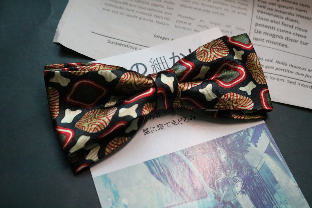 復古老花真絲領結型男紳士蝴蝶結Bow tie - 领结/领巾 - 丝．绢 多色