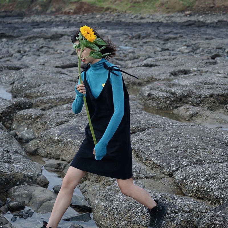 LLANO LLOVE系列 双面呢子吊带连衣裙-黑色 - 裙子 - 其他材质 黑色