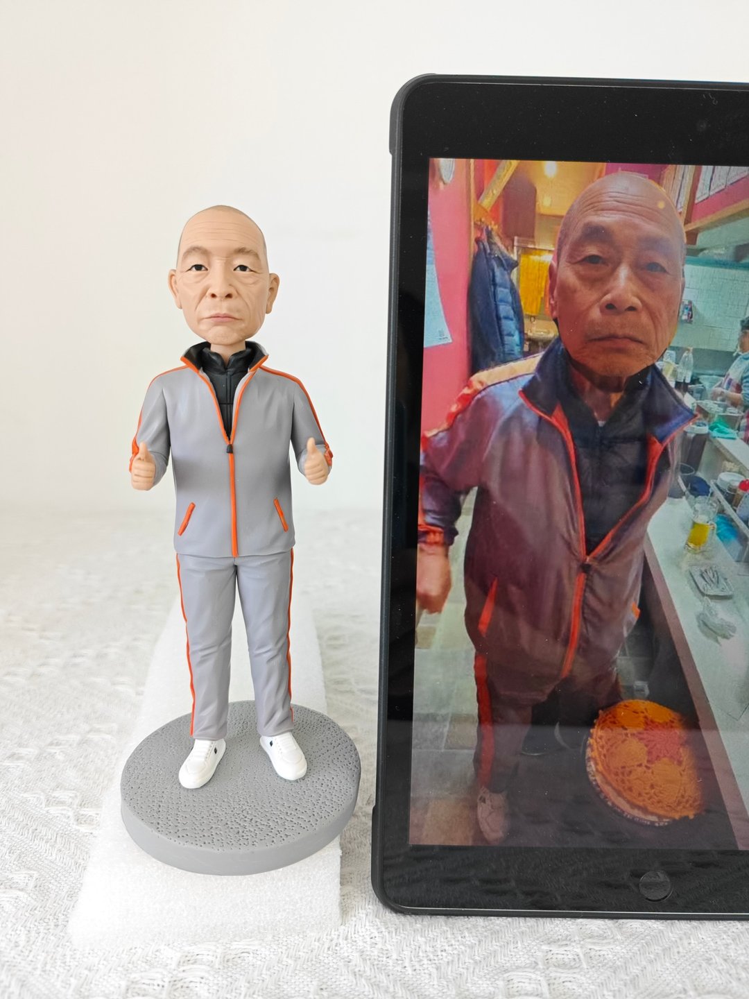 父亲 爷爷 长辈 生日礼物订制 订制化 人偶 公仔 似颜绘 照片摆饰 - 玩偶/公仔 - 粘土 多色