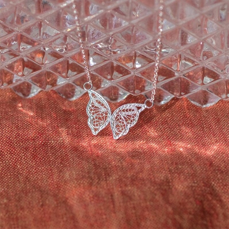 Handmade Butterfly Necklace Silver Filigree AG999 | Jewelry Art Studio - 项链 - 银 银色