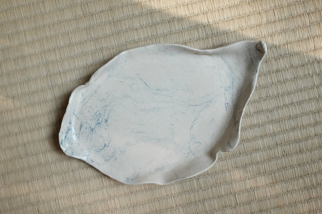 【青花釉的云】手作陶盘/碟 - 盘子/餐盘/盘架 - 陶 白色