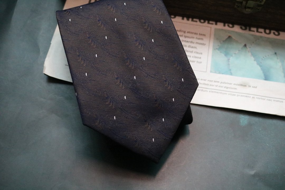 灰蓝色叶子刺绣领带真丝绅士necktie - 领带/领带夹 - 丝．绢 蓝色