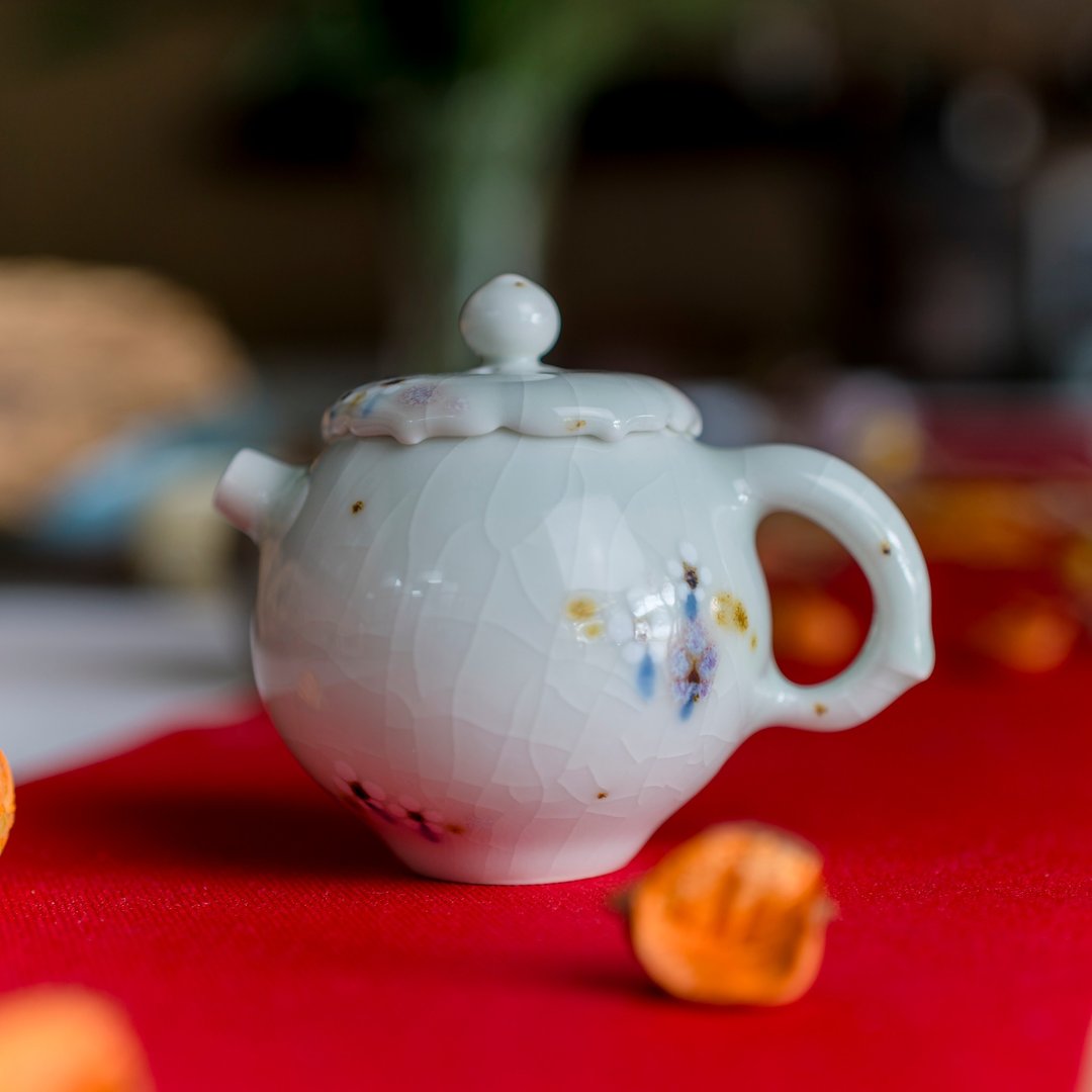 李仁嵋 - 春漾手绘青瓷 茶壶 - 茶具/茶杯 - 瓷 白色