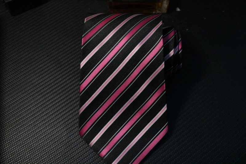 玫红黑条纹相间真丝领带礼盒装商务绅士 - 领带/领带夹 - 丝．绢 多色