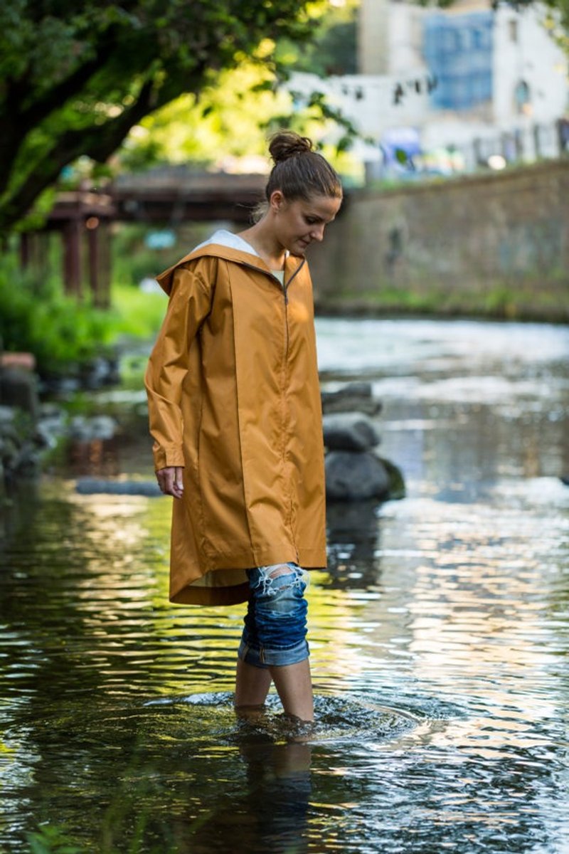 Unisex lightweight raincoat with two SIDE pockets - 其他 - 其他材质 多色