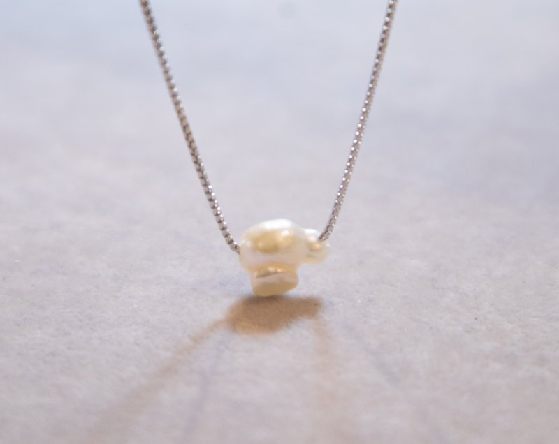 巴洛克珍珠-大耳狗喜拿-淡水珍珠-925 纯银项链-可自由调节链长 - 项链 - 珍珠 银色