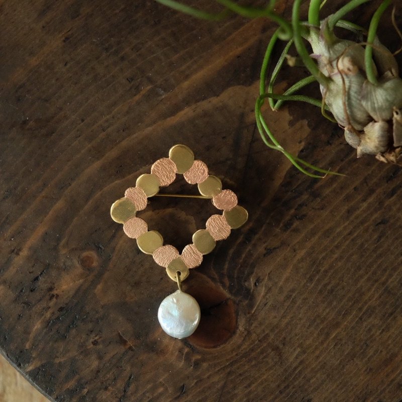 Brass brooch brooch - 胸针 - 其他金属 金色