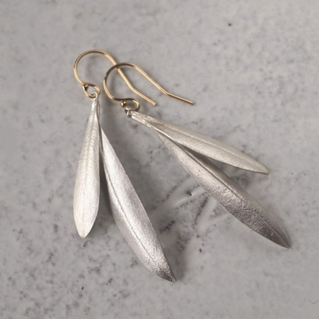 Olive leaves earrings {EP048SV} - 耳环/耳夹 - 其他金属 