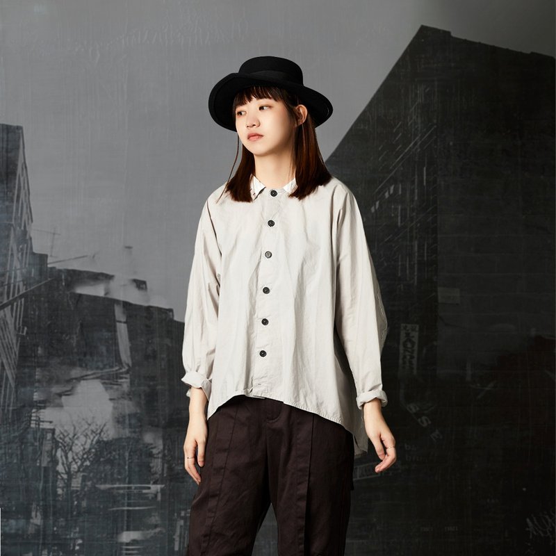 RE_水波之下拼接跳色绣点领衬衫 - 女装衬衫 - 棉．麻 灰色