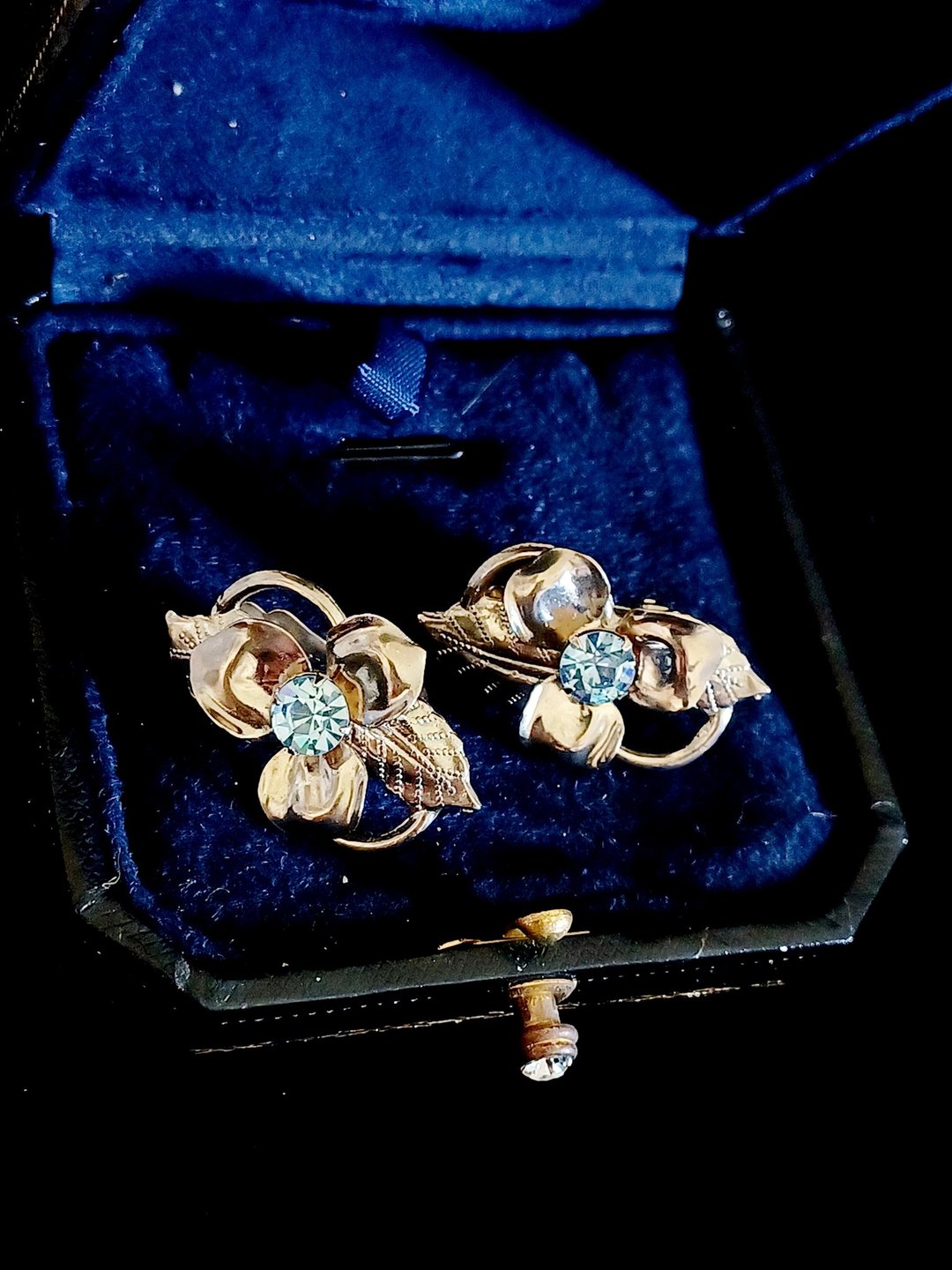 vintage jewelry  亮银蓝色莱茵兰花 夹式耳环 - 耳环/耳夹 - 其他金属 
