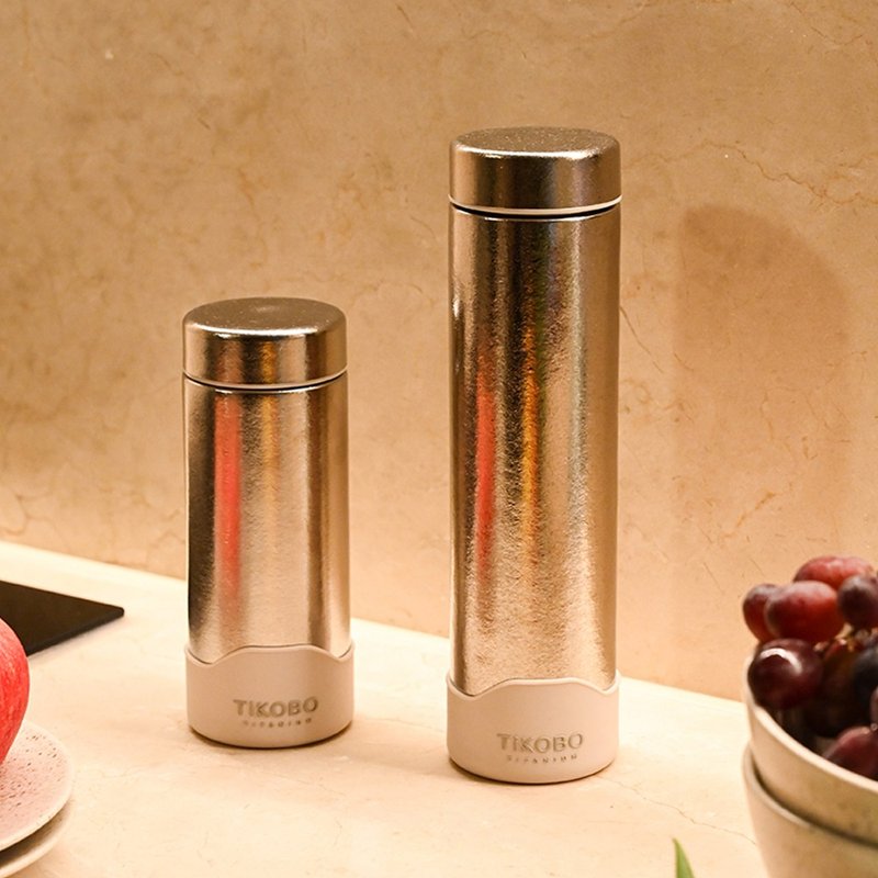 【赠茶隔】纯钛星光瓶2代 保温瓶 250ml/400ml 预购12月16日出货 - 保温瓶/保温杯 - 其他金属 多色