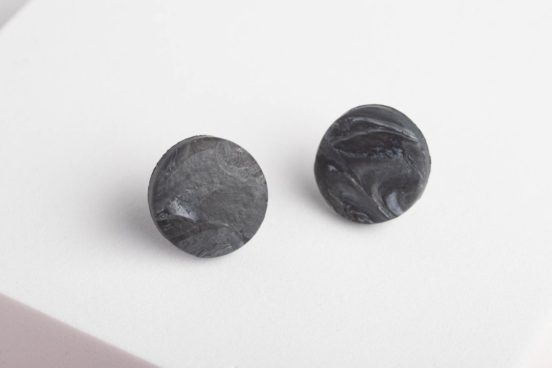 Polymer Clay Earrings  handmade | modern jewelry | simple jewelry - 耳环/耳夹 - 塑料 黑色