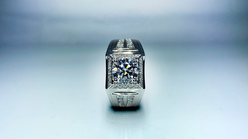 莫桑钻 |  远见钻石男戒  | 台中门市 |  可升级K金白金真钻 - 戒指 - 纯银 