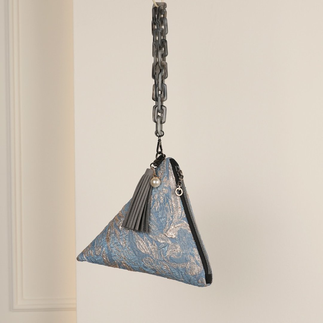 Dream dream triangular pouch bag - 化妆包/杂物包 - 其他材质 蓝色