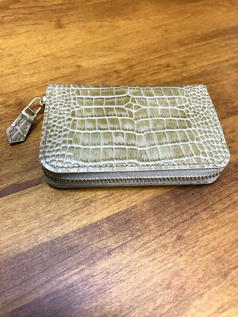 ㄇ型短夹 零钱包 随手包 鳄鱼压纹牛皮 卡其色 - 零钱包 - 真皮 