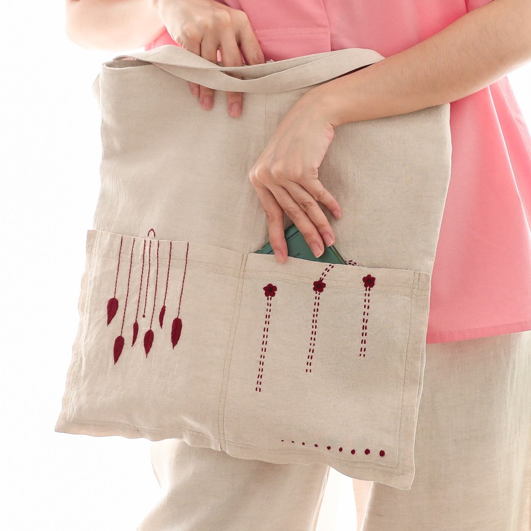 Natural linen tote bag hand embroidery bag handmade bag - Beige with red floral - 手提包/手提袋 - 亚麻 白色