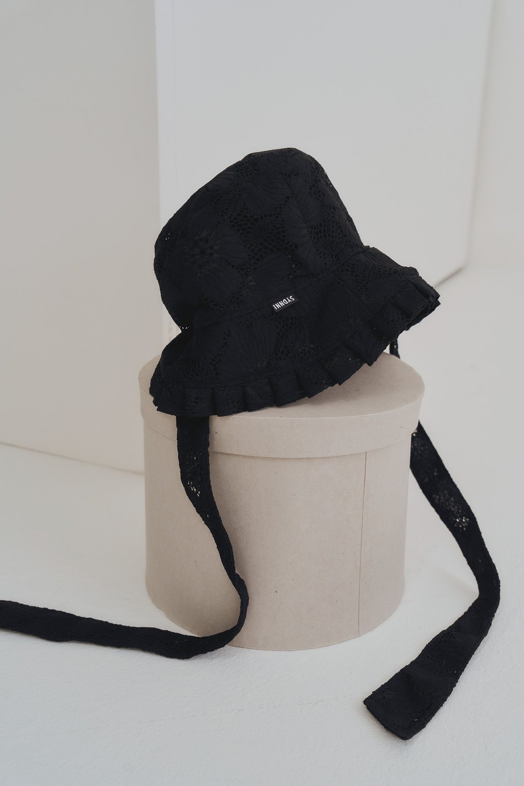 handmade lace pleated hat 手工细节百褶帽 black 黑蕾丝 - 帽子 - 聚酯纤维 黑色