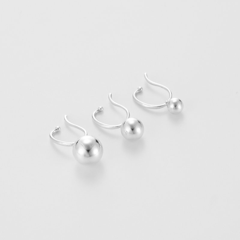 Pom Pom 澎澎 - 耳环/耳夹 - 纯银 