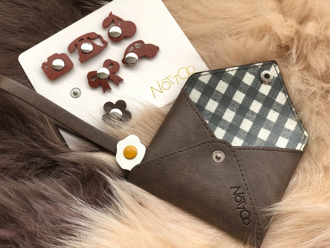 NOTTOO-Cardholder 小卡包连Dress-up-your-wallet 㕷钮卡套装 - 皮夹/钱包 - 人造皮革 