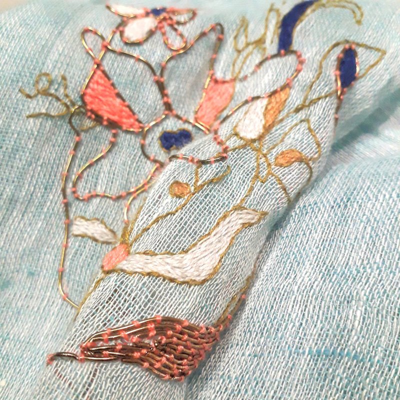 手工刺绣画 母亲节礼物 艺术戚双色全麻围巾 (花丛中的女孩) - 围巾/披肩 - 棉 蓝色