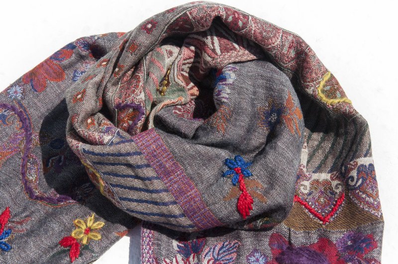 羊绒毯 刺绣毛毯 羊毛盖毯 保暖披肩 寒流必备 水煮羊毛披肩/针织围巾/刺绣围巾/羊绒披巾/喀什米尔Cashmere-花 - 围巾/披肩 - 羊毛 多色