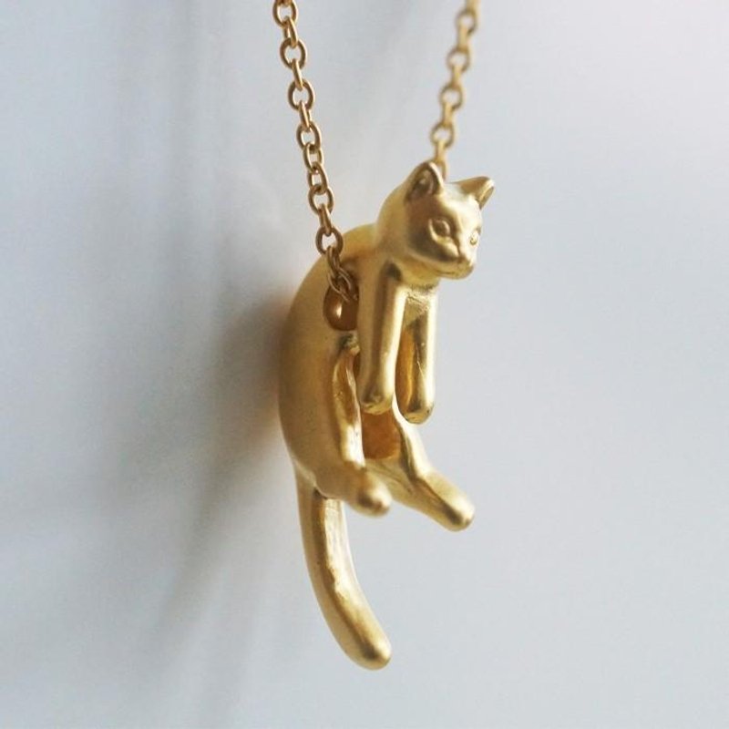 Guri & Latte 猫咪坠饰 Guri 雾面金 - 项链 - 其他金属 金色