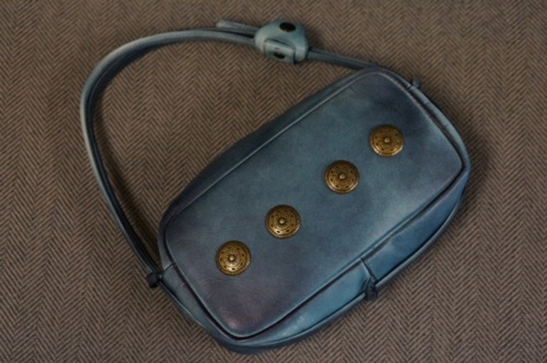 2WAY function Pochette: vintage navy Spray dyeing ◎ With interior key chain: Pocket function is substantial. - 侧背包/斜挎包 - 真皮 