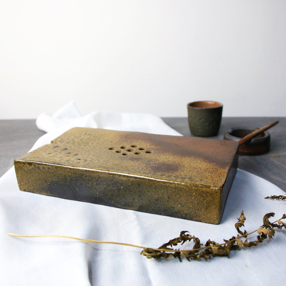 方砖壶承 有孔 新彩烧 柴烧陶艺 手作作品 茶盘 | 陈威恩作品 - 茶具/茶杯 - 陶 金色