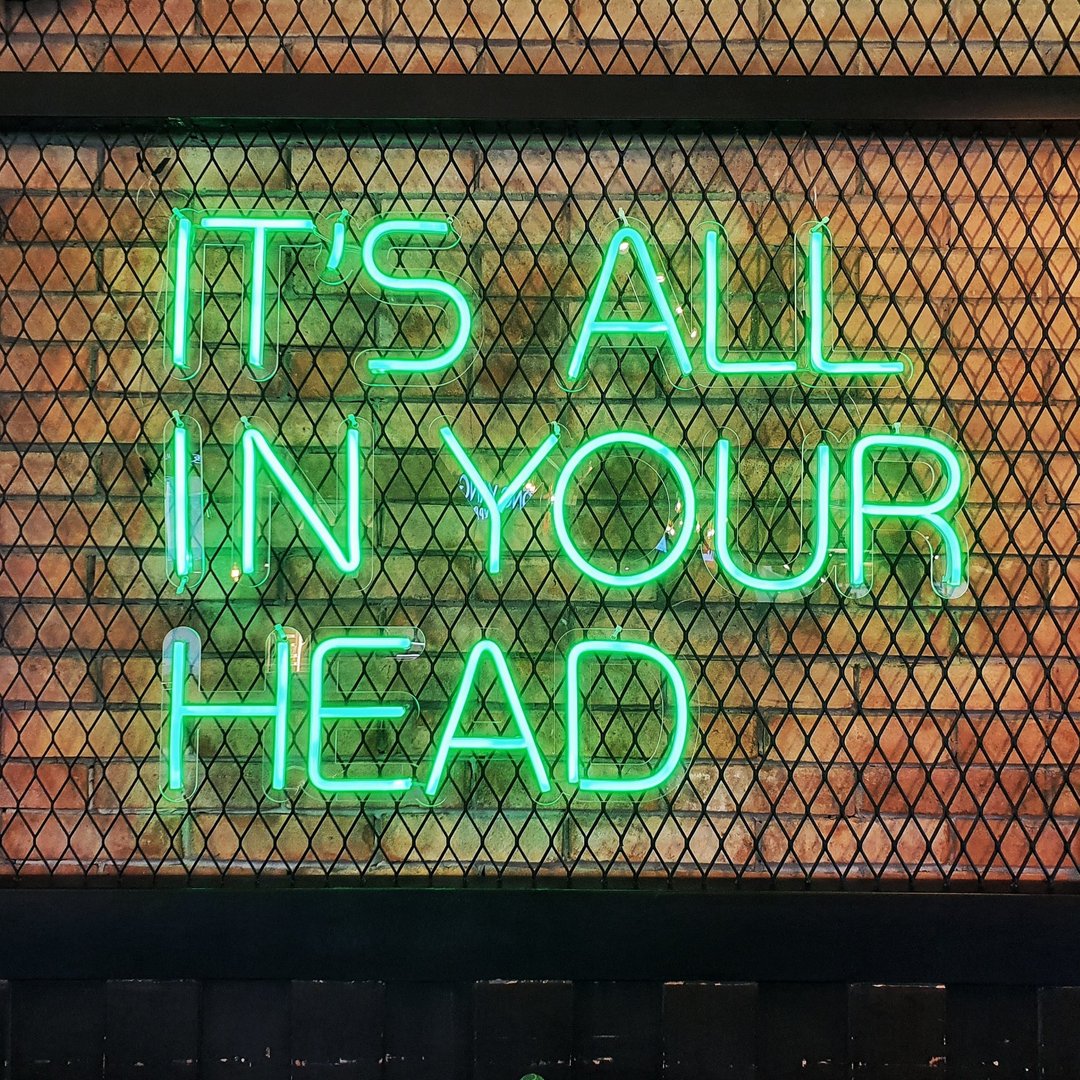 IT'S ALL IN YOUR HEAD霓虹灯LED发光字Neon Sign礼物手作设计灯 - 灯具/灯饰 - 压克力 透明