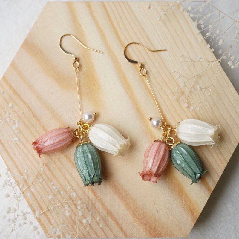 永生花-铃兰花-佛罗伦萨-三朵花长版耳环 - 耳环/耳夹 - 植物．花 多色