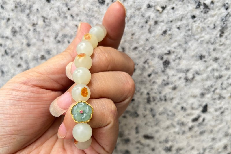 8mm天然和田玉/和阗玉- 羊脂玉 危料翡翠扶桑花设计单圈手串m - 手链/手环 - 玉石 白色