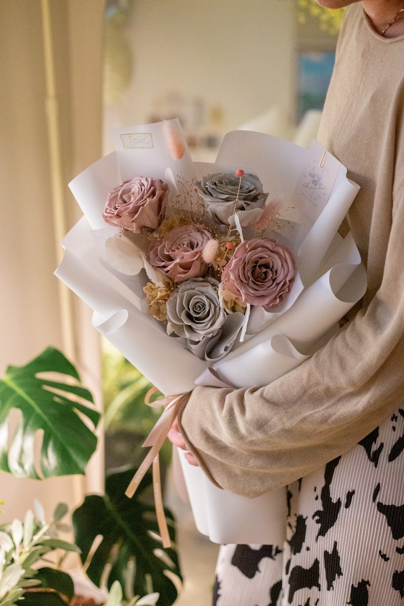 DAY OFF 顶级厄瓜多尔尔永生玫瑰 韩式手捧花 不凋花 干燥花 花束 拍照 - 干燥花/捧花 - 植物．花 