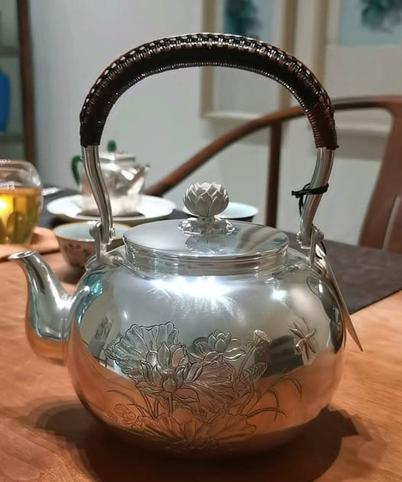 尚幀品大師系列 寸彥同大師手造 夏荷一體銀壺 1400cc - 茶具/茶杯 - 纯银 