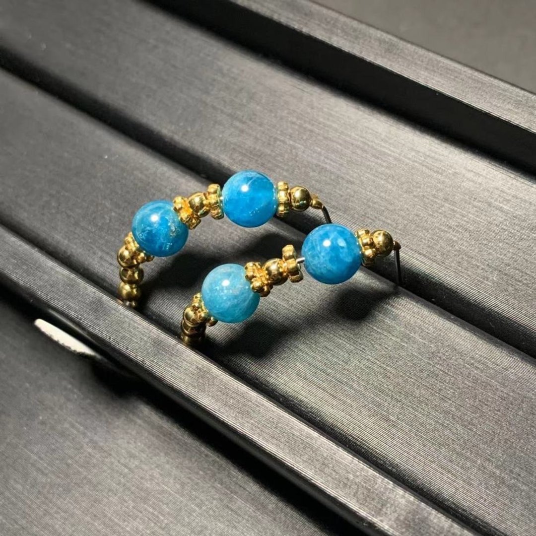 天然蓝磷灰石耳钉，C圈宝石耳环，手工制作 - 耳环/耳夹 - 不锈钢 蓝色